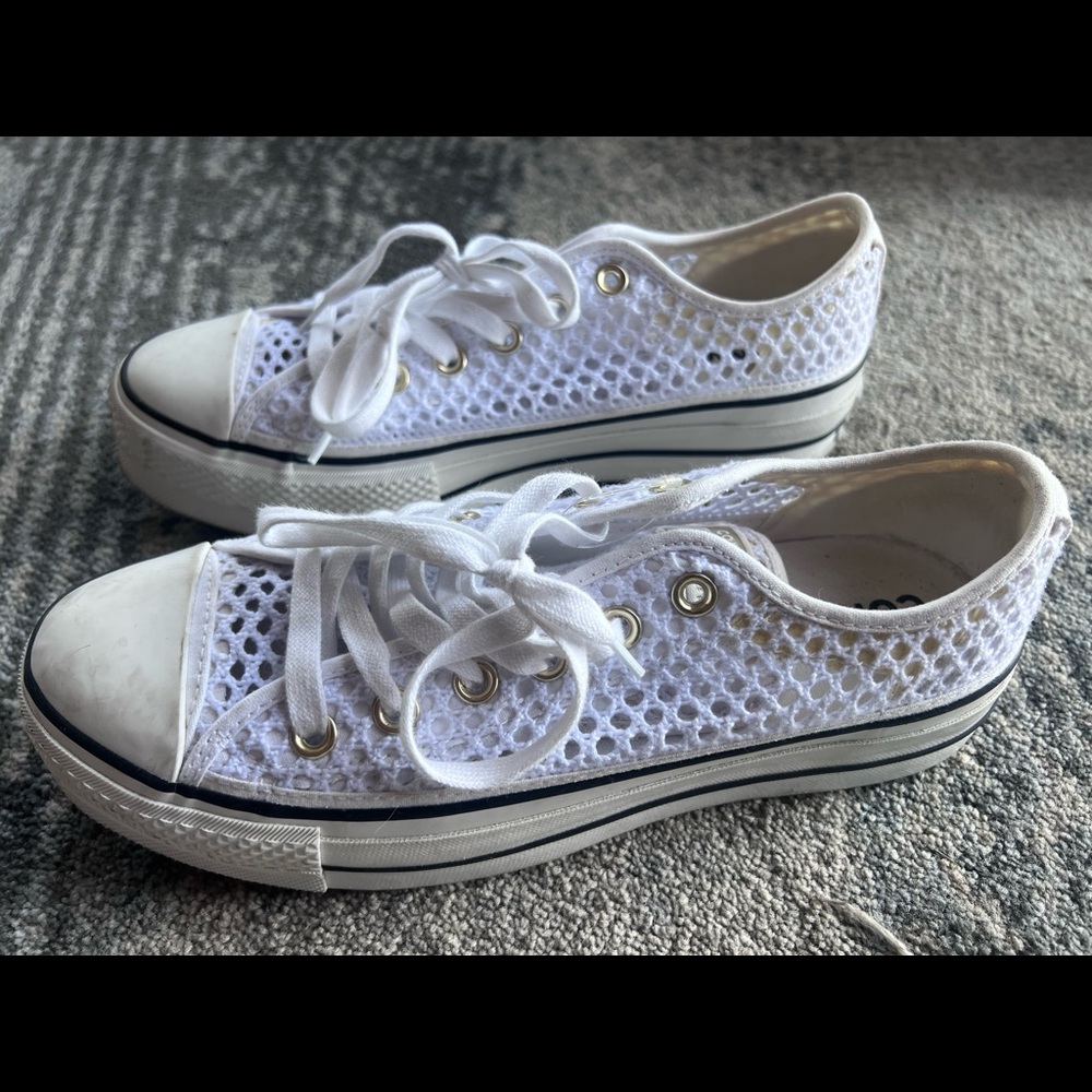 Converse Chuck Tyler Low Top Crochet Sneaker